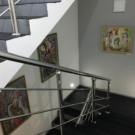 Jules Verne Hostel Tashkent Esterno foto