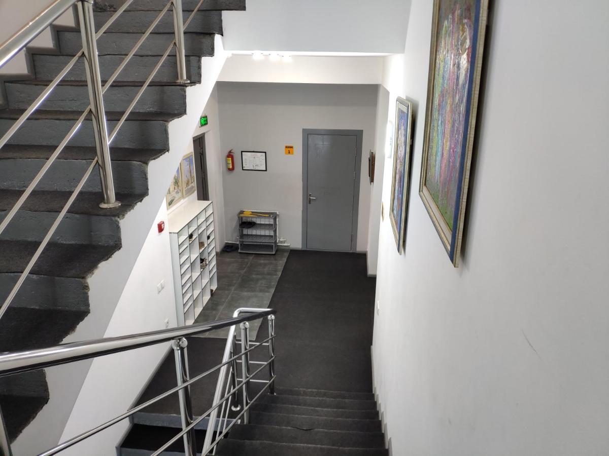 Jules Verne Hostel Tashkent Esterno foto