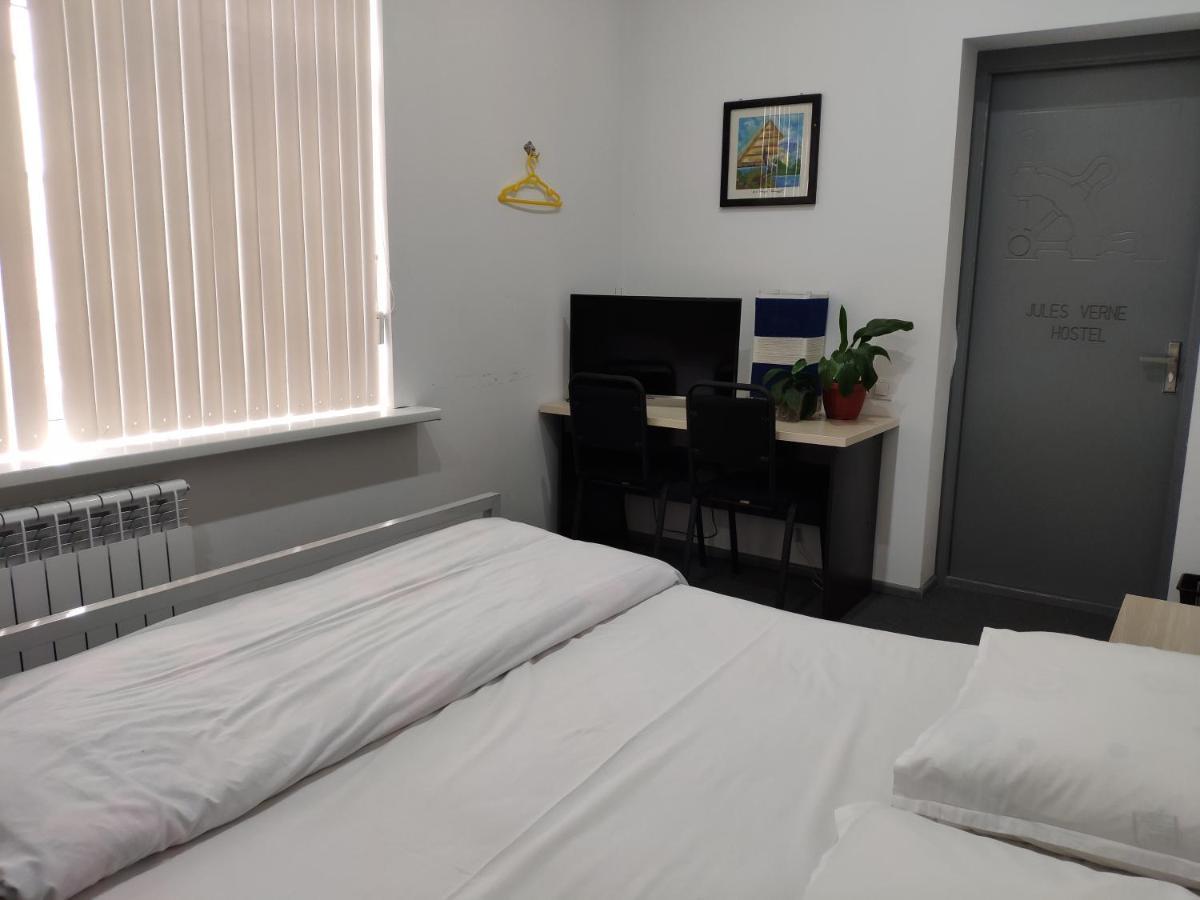 Jules Verne Hostel Tashkent Esterno foto