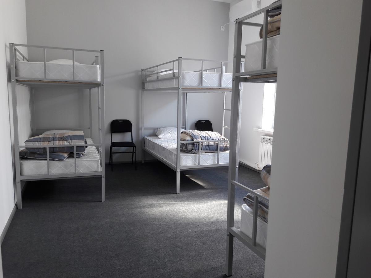 Jules Verne Hostel Tashkent Esterno foto