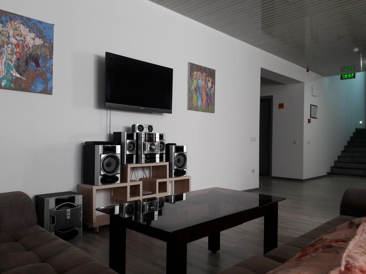 Jules Verne Hostel Tashkent Esterno foto
